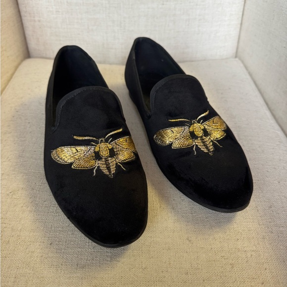 Black Loafers Slip-Ons with Embroidery and Suede Material - Picture 2 of 2